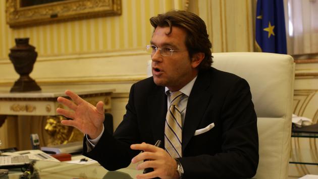 Vignali: "Abbiamo cambiato Parma". Il Pd "No al revisionismo". Lavagetto: "Due progetti diversi". FdI: "Guardiamo al futuro"