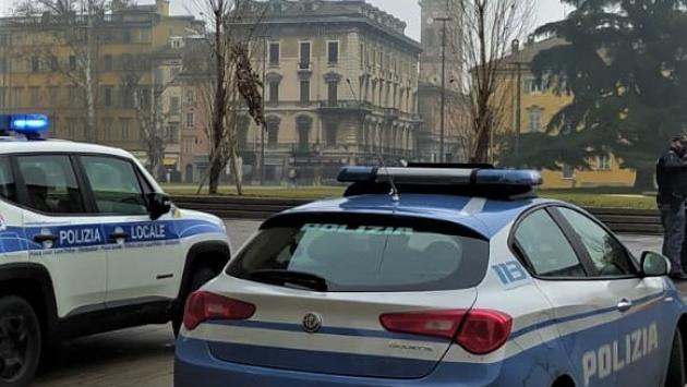 Assembramento e clienti senza mascherina, multato e chiuso per 5 giorni un market etnico di via Sassari