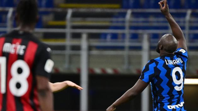 Milan battuto: l'Inter vola alle semifinale con un gol nel recupero (2-1)