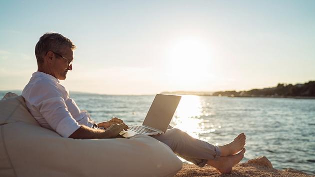 Smart working alle Maldive: è boom di manager, anche italiani