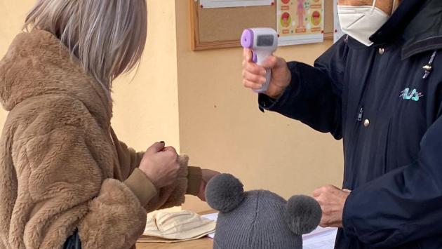 Felegara, don Enzo fa il triage per i bimbi