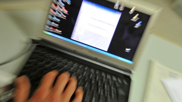 Fotomontaggi e post rubati per vendicarsi della ex: condannato