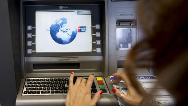 Rubò il bancomat alla madre e prelevò 1.000 euro: patteggia 6 mesi