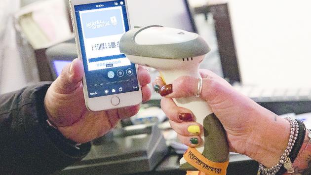 Contanti addio: anche Parma tenta la sorte  con bancomat, carte di credito e app