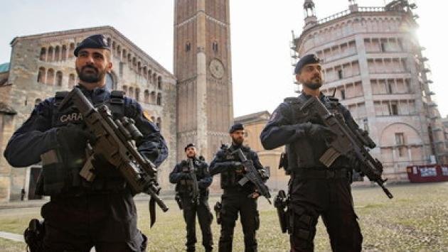 Squadre speciali a controllare la città