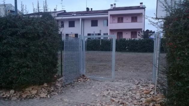 Cittadini infuriati contro i padroni dei cani indisciplinati