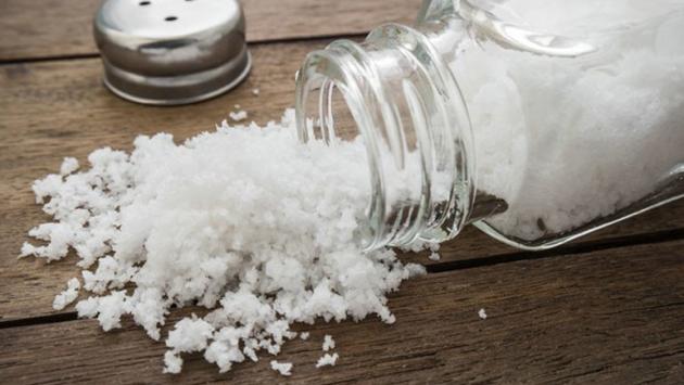 Non solo fa male al cuore, mangiare salato aumenta lo stress