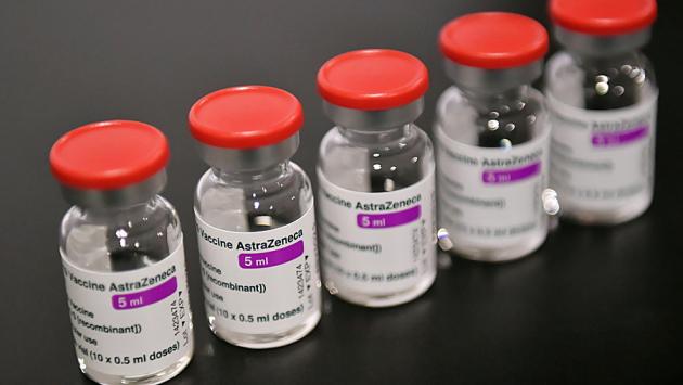 Dall'Aifa, l'ok al vaccino AstraZeneca fino a 65 anni di età