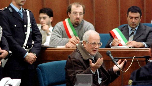 E' arrivata a Parma la vedova di Cutolo, oggi l'autopsia 