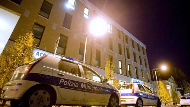 Rissa in piazza: ragazzini si prendono a seggiolate