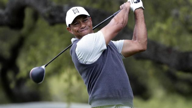 Tiger Woods è sveglio e reattivo. La polizia: "E' stato fortunato a uscirne vivo"