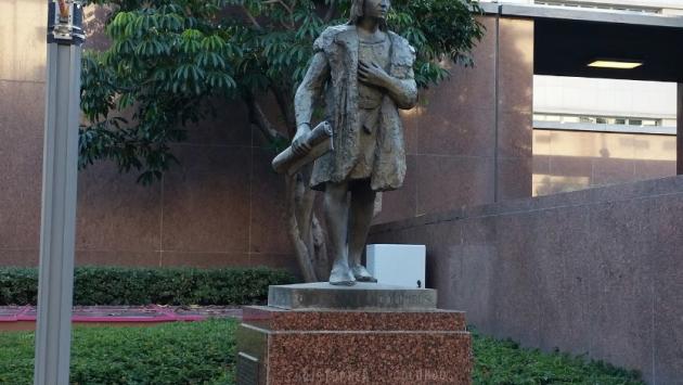 A Los Angeles rimossa la statua di Colombo: "Genocida"