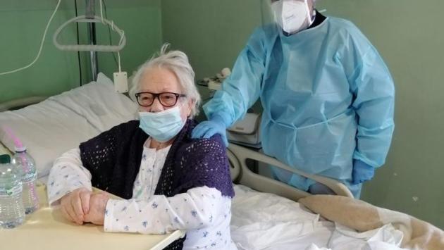 Silvana, 86 anni, dà scacco matto al Covid