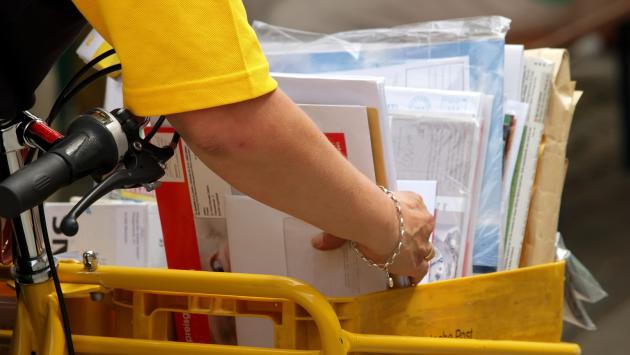 Giallo su lettere e avvisi non consegnati. Le Poste: «Non c'entriamo»