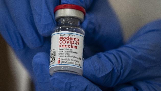 In arrivo tra oggi e domani 344mila dosi di Moderna, da metà  aprile 500 mila di Johnson&Johnson