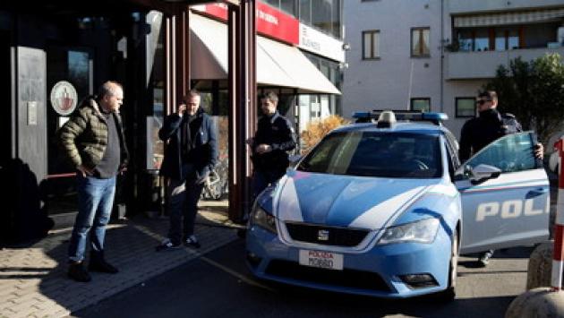 Oltre alla cassa derubato anche un cliente