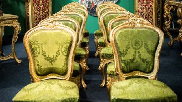 Mercanteinfiera rinviato a ottobre  e in primavera cede il passo a "Bagarre - Debellage"