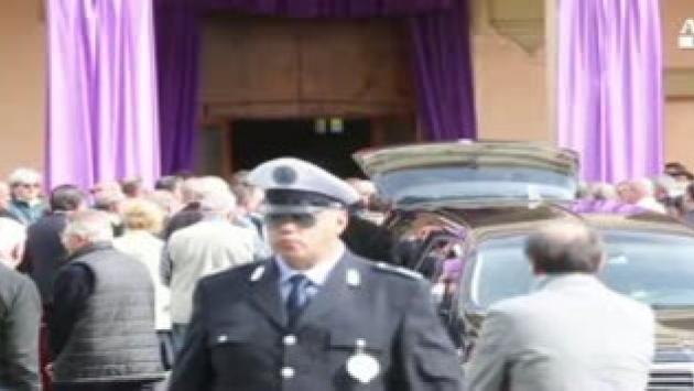 Barista ucciso:chiesa piena per funerali