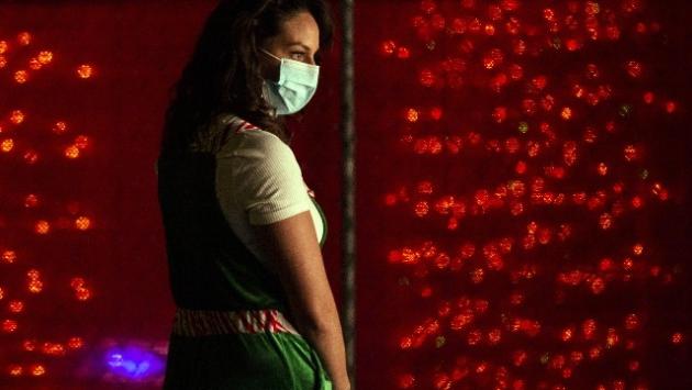 Gli psichiatri: "la mancanza di abbracci aumenta l'ansia e lo stress"