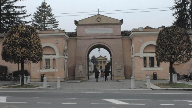 «Altoparlante rotto da novembre. Stavo per essere chiusa dentro al cimitero»