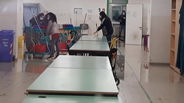 Allagato un piano della scuola Bottego: parte degli alunni deve tornare a casa