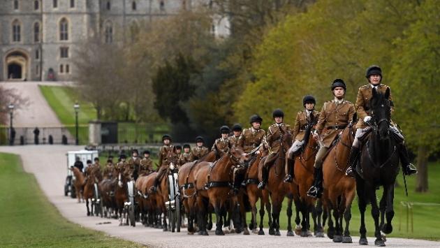 Filippo: William e Harry distanziati, un italiano al funerale