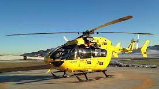 Boscaiolo 53enne colpito da un tronco mentre taglia legna: è in gravi condizioni