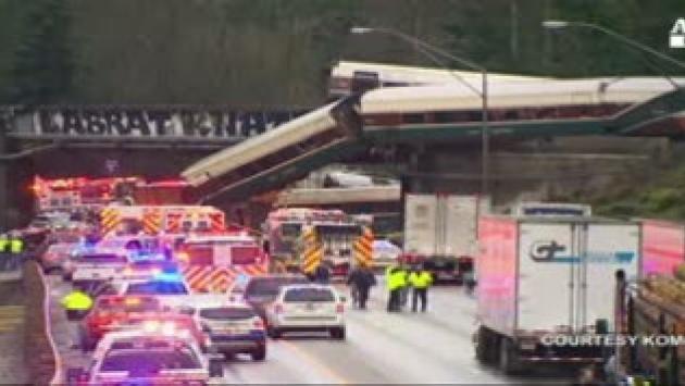 Deraglia treno a Seattle, almeno 3 morti e 77 feriti