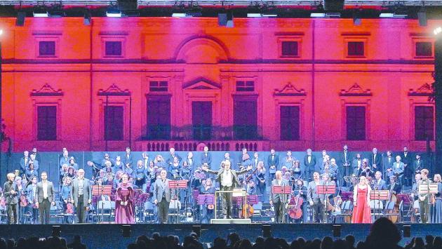 Premio al Regio, un bel segnale in tempi drammatici