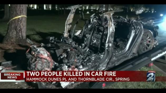 Si schianta una Tesla 'senza conducente', due morti in Texas