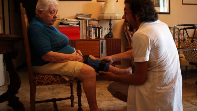 «Noi assistenti a domicilio, i “dimenticati” dei vaccini»