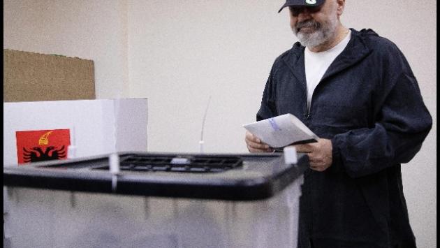 Albania: exit poll, testa a testa fra Rama e l'opposizione
