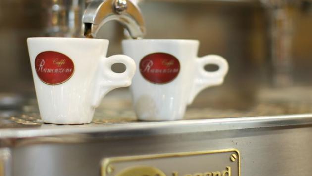 Oggi in scena il rebus del caffè al bancone