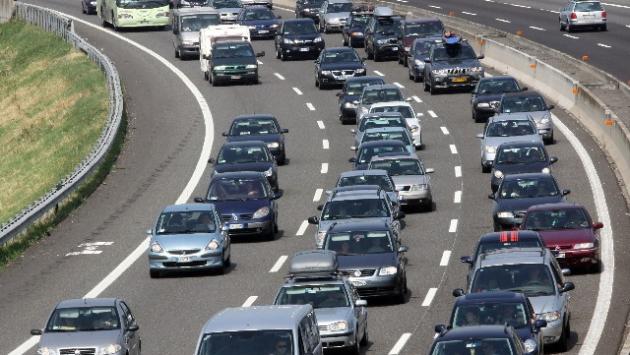 Auto ribaltata in A1, code nel pomeriggio tra Fidenza e Fiorenzuola 