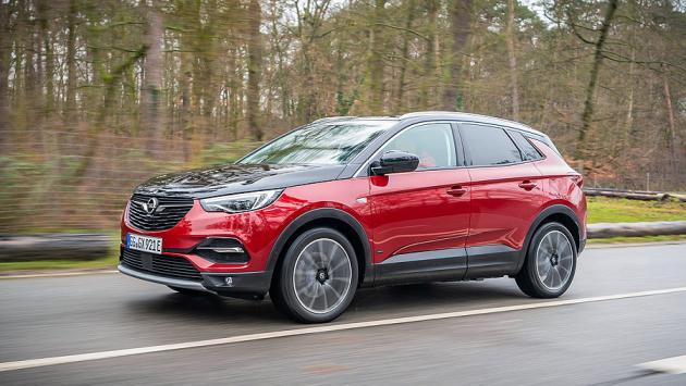 Opel Grandland X, plug-in da off-road
