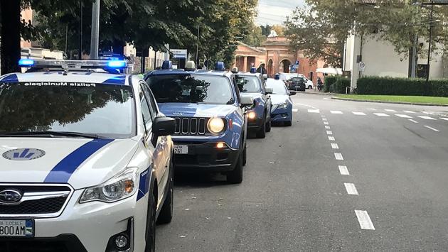 Alla guida con la patente scaduta e cocaina in corpo e in auto: sequestro del veicolo e maxi-multa