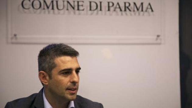 Pizzarotti: "Ho un nuovo avviso di garanzia". L'accusa: truffa ai danni dello Stato e falso ideologico per una vicenda legata al Regio