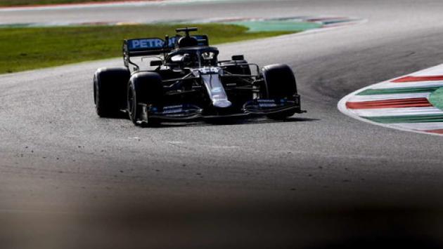 Hamilton il più veloce nel venerdì di Barcellona, la Ferrari c'è