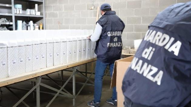 Sequestrati falsi ricambi Iveco a Como