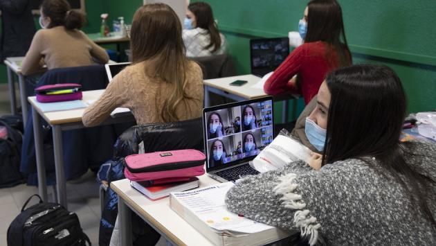 Save the Children: "L'abbandono scolastico è ormai al 12,7%. E 1 diplomato su 10 è carente"