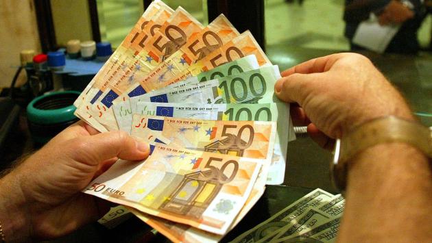 Il giudice gli taglia oltre metà del debito