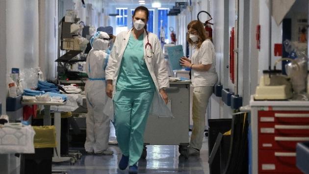 In Italia 5.218 nuovi casi e 218 morti. Tasso di positività in calo all’1,9%