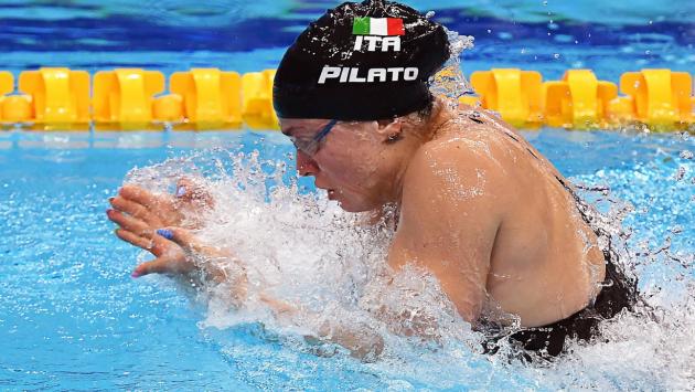 Nuoto: Benedetta Pilato medaglia d'oro nei 100 metri rana femminili 
