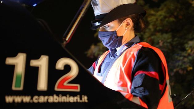 Salso, tenta un furto in una concessionaria d'auto: sorpreso e arrestato