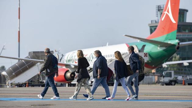 L'aeroporto decolla: sabato un migliaio di passeggeri e il debutto del  volo per Lampedusa