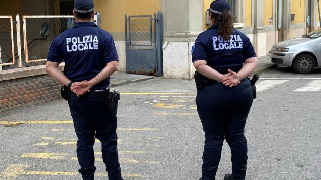 Fornovo, minorenne sfila il portafoglio ad un coetaneo all'uscita di scuola: individuato e denunciato