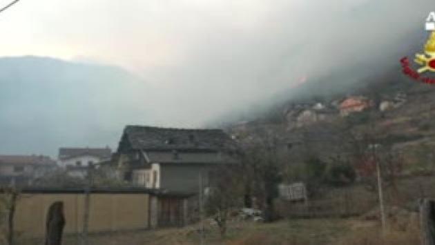 Incendi, la Val Susa brucia ancora