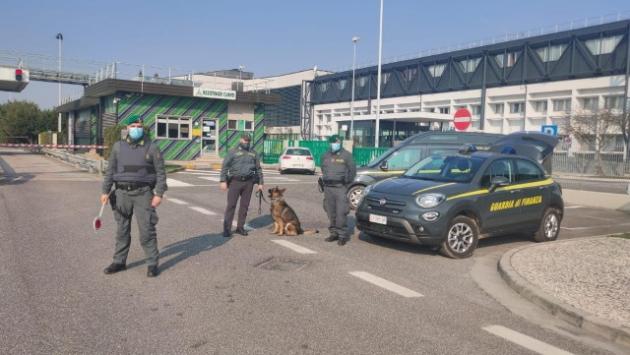 Booking accusata di evasione di 153 milioni di Iva in Italia