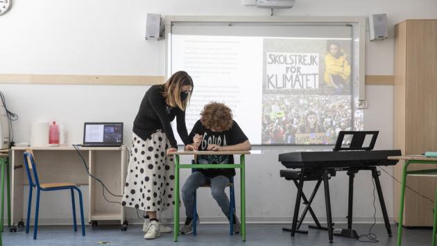Esami di terza media: ecologia, razzismo, diritti delle donne. E note di Bob Dylan e Pink Floyd
