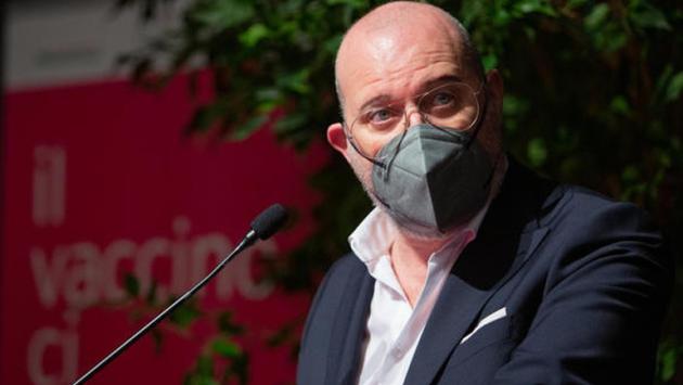 Bonaccini: "A luglio rischio che Pfizer rallenti con le forniture"